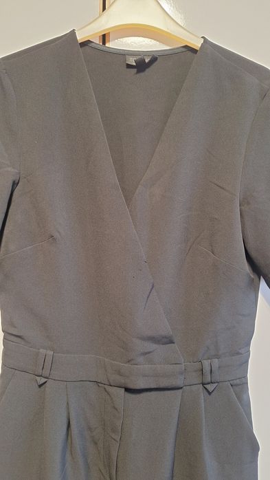 Salopeta neagra cu fermoar si bride