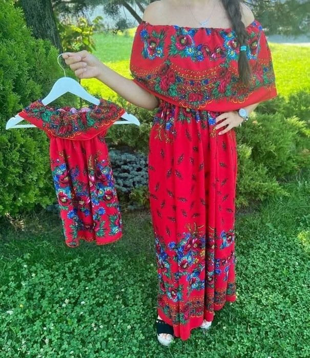 Rochii tradiționale mama fiica 
120 lei dama 
85 lei copil 
200 lei set mamă + copil 
Material vâscoza , timp de fabricare 3-7 zile lucratoare