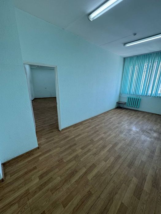 Просторный офис в бизнес центре в самом центре города!