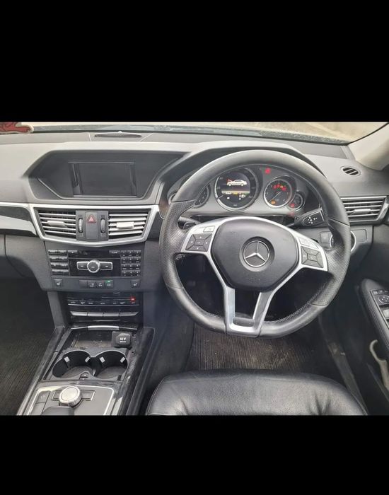Interior piele/ Volan cu airbag/ Tapiterie plafon/ Consola/ Cotiera Mercedes w212