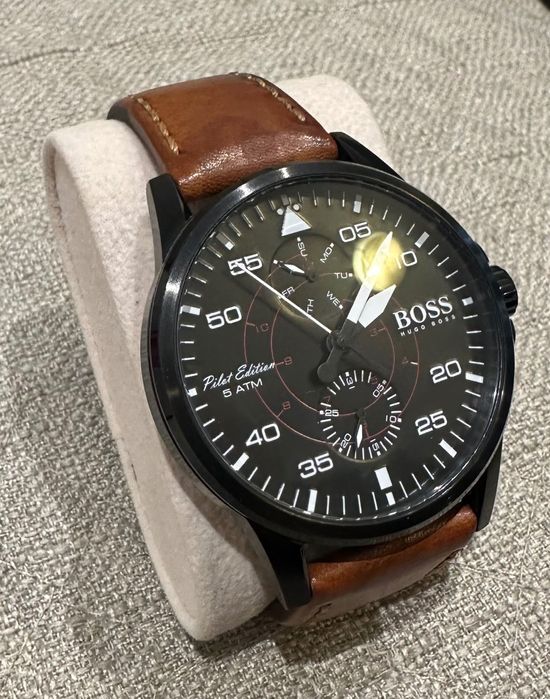 Часовник  Hugo Boss   Pilot edition