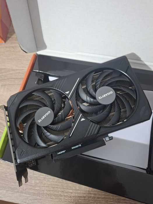 placa RTX 5060ti la cutie cu factura si garantie folosita 10 zile foarte rar