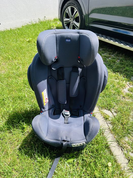 Vând 2 scaune auto pentru copii Chicco
