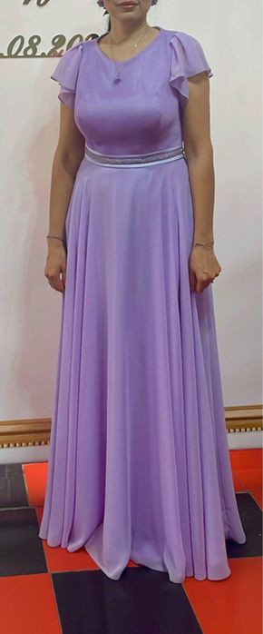 Продам шикарные вечерние платья.