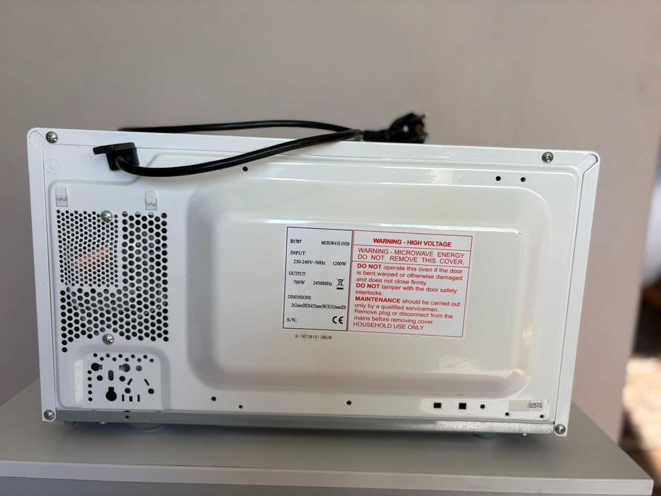 Микровълнова фурна KTN – 20 л, механично управление