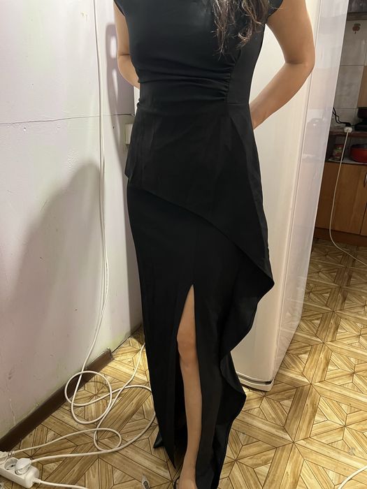 Новые платья в отличном состоянии