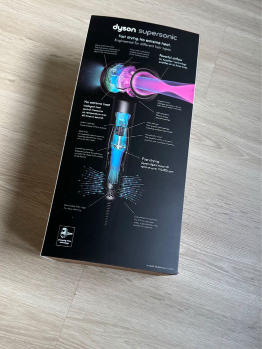 Сешоар Dyson supersonic