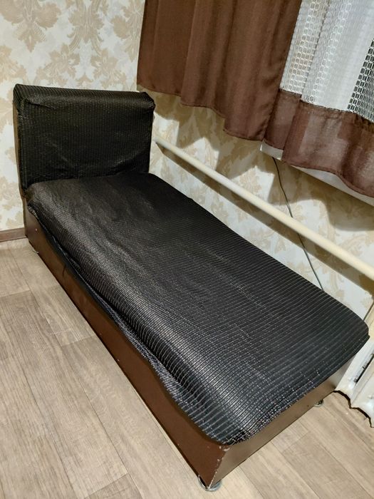 Тахта мебель в хорошем состоянии