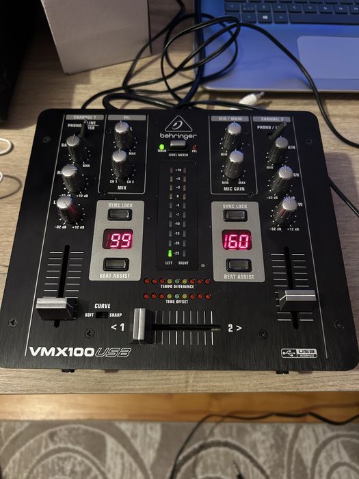 Mixer DJ Behringer VMX100 USB