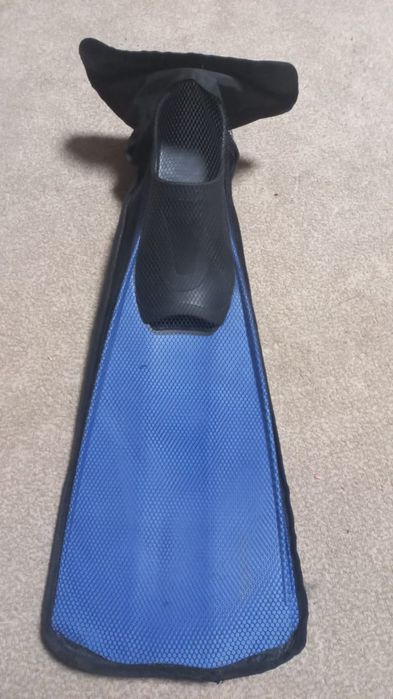 Продам ласты почти новые