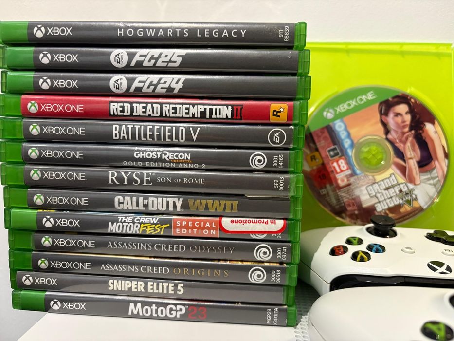 Consolă Xbox One S 1TB - 2 Manete + 14 Jocuri (FC25, Hogwarts, RDR2)