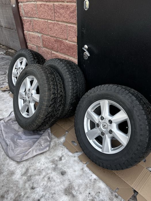 Комплект резины с дисками. 285/60/18