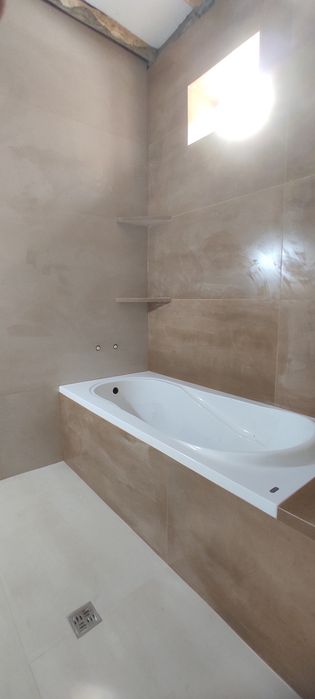 Плиточник Кафельщик  Профессиональный мастер, опыт более 15 лет.