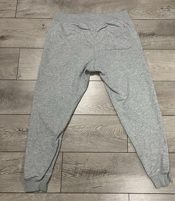 Дрехи на New Balance и Lacoste