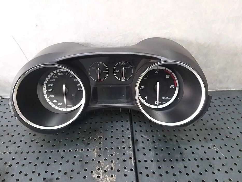 Ceasuri bord diesel alfa romeo giulietta 940 a2c53352738 50516478 a2c53352738 005051647800