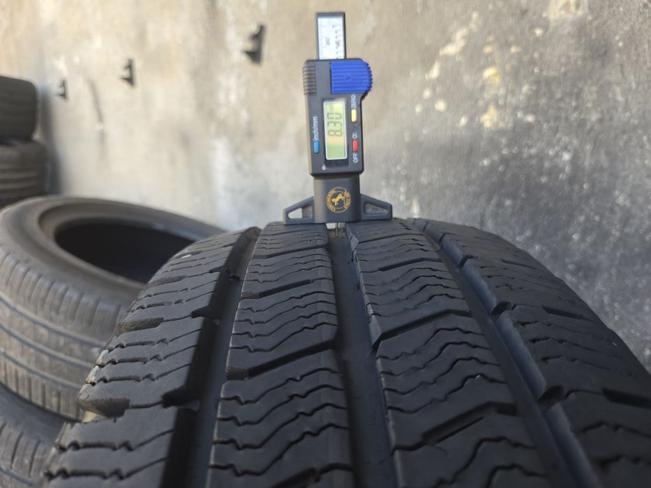 2бр. 205 70 15С Barum зимни.