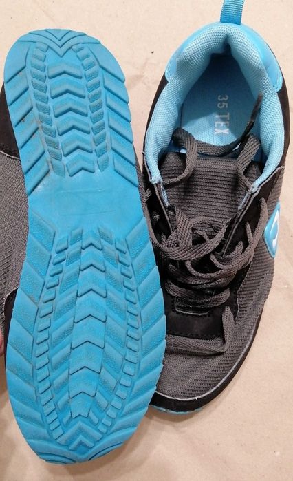 Adidasi-pantofi sport