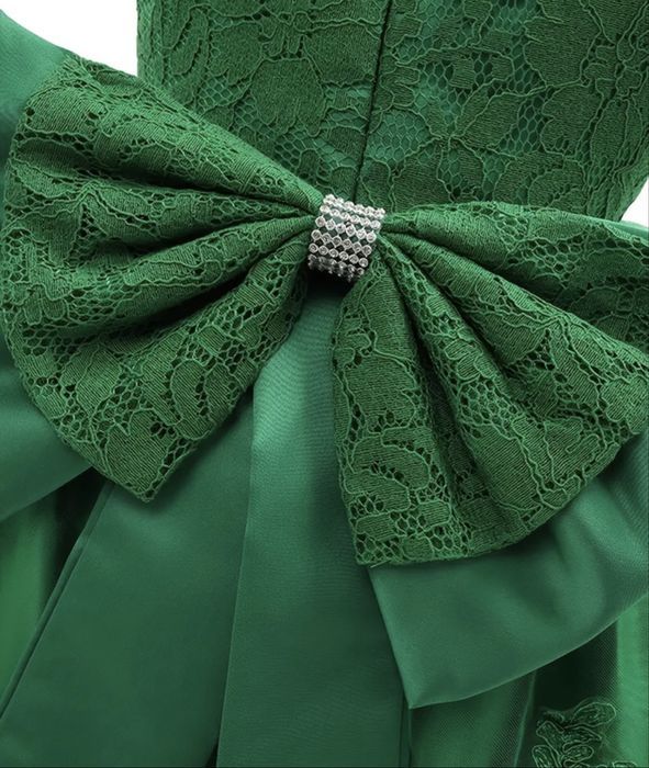 Продам новое платье елочки