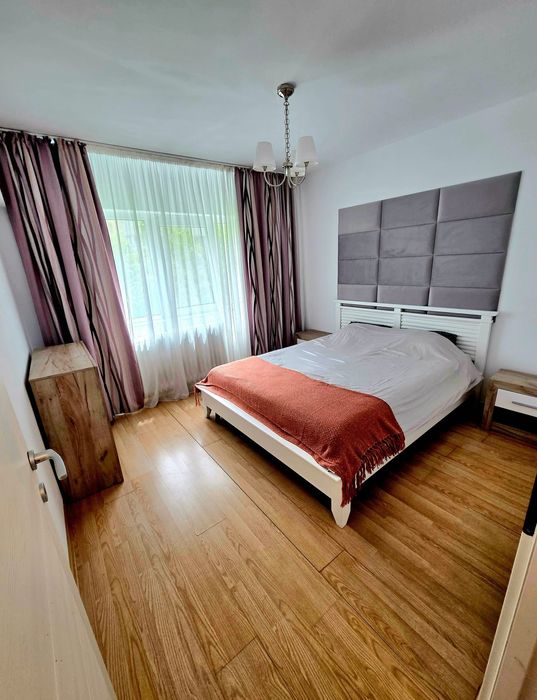 Apartament 3 camere, decomandat, 4/10