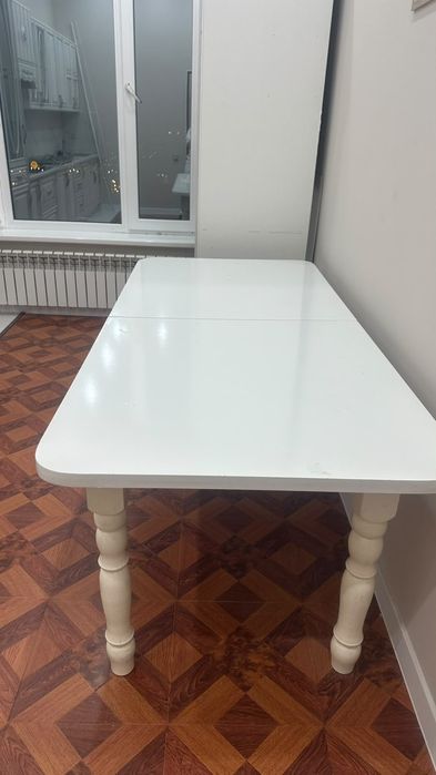 Продаётся кухонный стол 2×90, белый