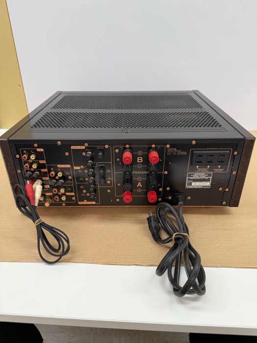 Pioneer A 90D интегральный усилитель