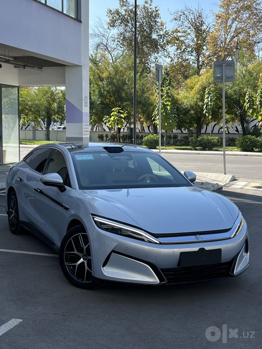 Byd Han L 2,7s  1.100 ot kuchi