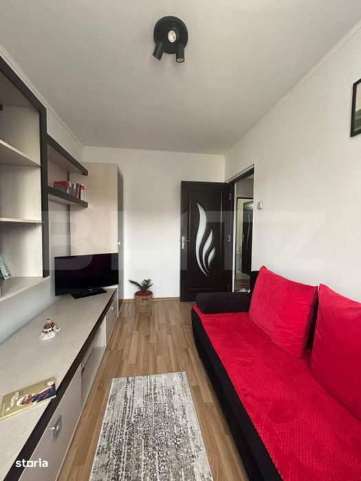 Apartament cochet cu 3 camere, 57 mp, balcon, 2 locuri de parcare si b