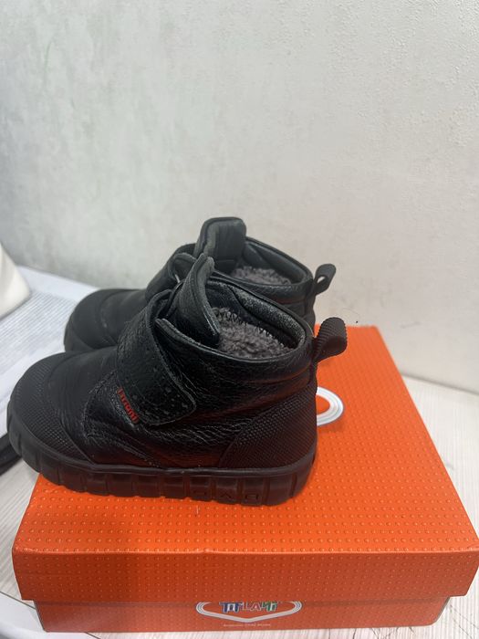 Продам детскую обувь (натуралка)