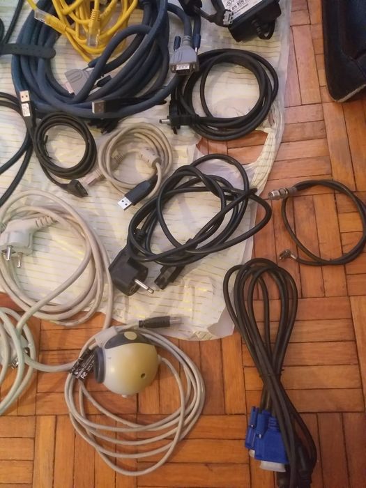 Cabluri de internet, leptop,tv telefon .