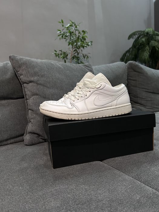 Jordan 1 Low triple white