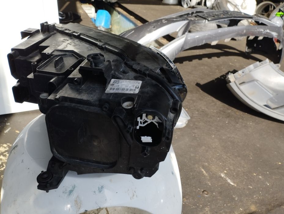 Десен фар за VW Tiguan 2019