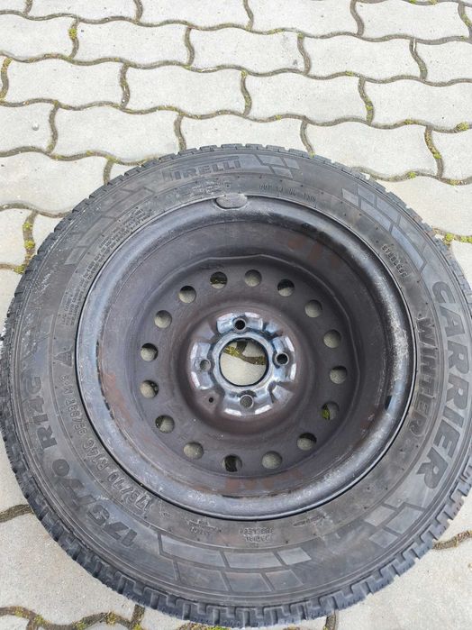 4 джанти с гуми за Nissan NV 14ки