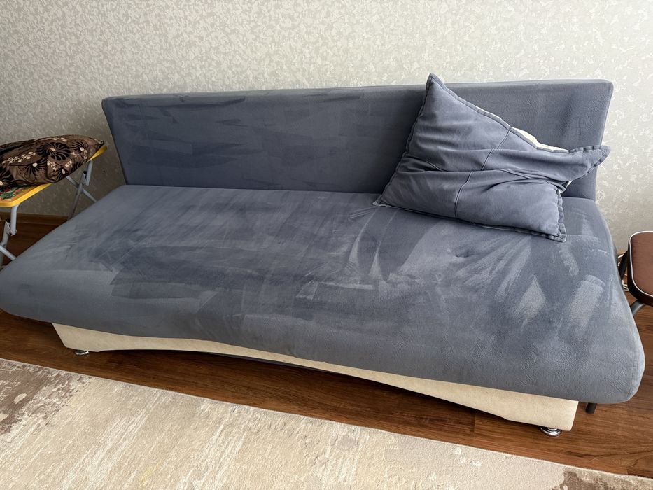 Продам диван срочно