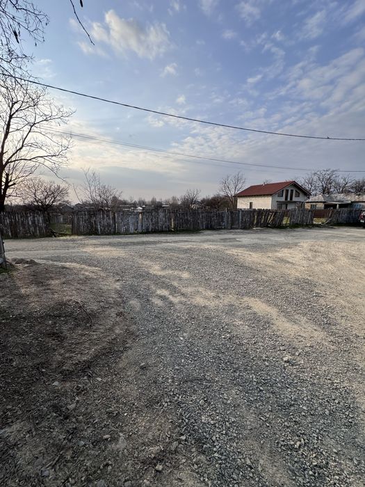 Teren intravilan 3000 mp - 35 m deschidere la stradă Jijila - Tulcea