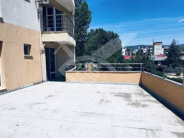 Продава се Тристаен апартамент в к.к. Слънчев бряг - 150 кв.м за 724 €/кв.м - Снимка #1