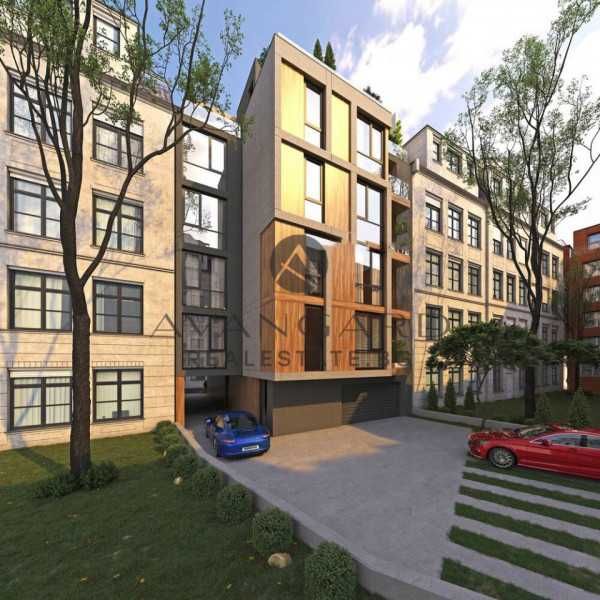 Продава се Тристаен апартамент в Пловдив, Кършияка - 191 кв.м за 2250 €/кв.м - Снимка #2