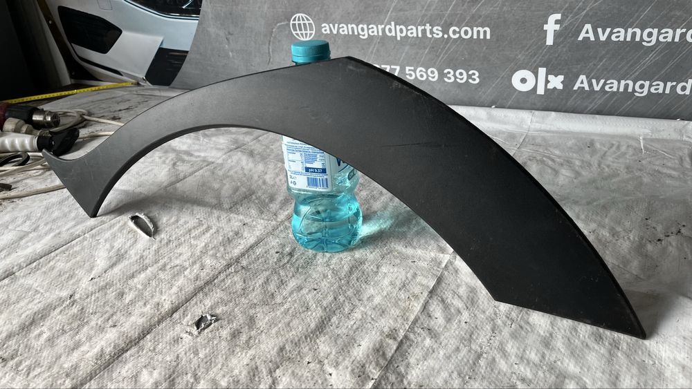 Вежда предна лява Toyota Urban Cruiser