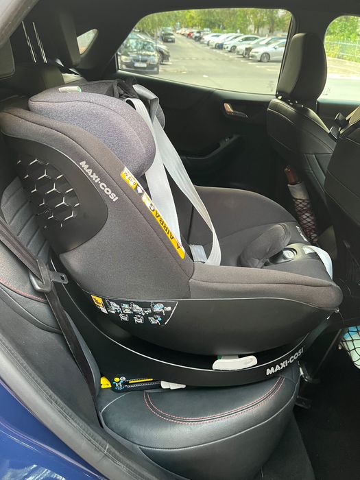 Vând scaun auto Maxi Cosi pentru copil până la 105cm
