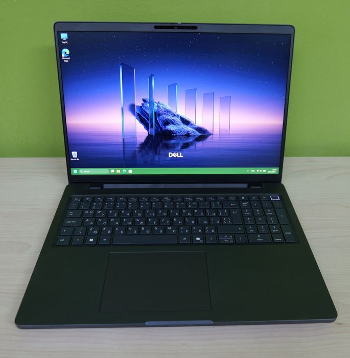 Dell  pro MAX 16 MC16250 Ultra 7 265H RTX BLACKWELL 500 6 GB GDDR7