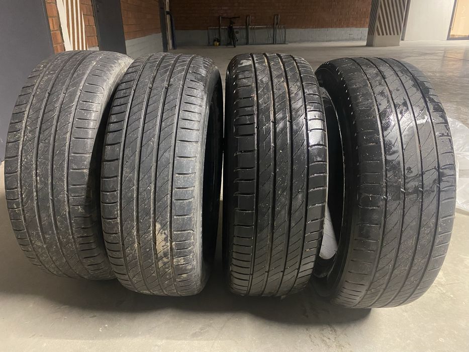 Продам шины в хорошем состояние