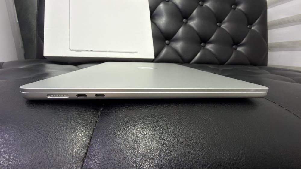 Apple MacBook Air M3 8GB\256GB 2024 15 экран идеал