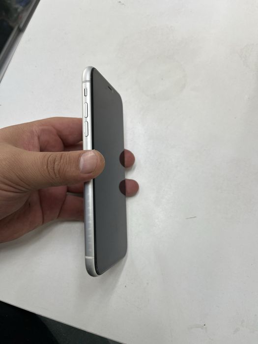 Iphone XR (128GB) в идеальном состояний