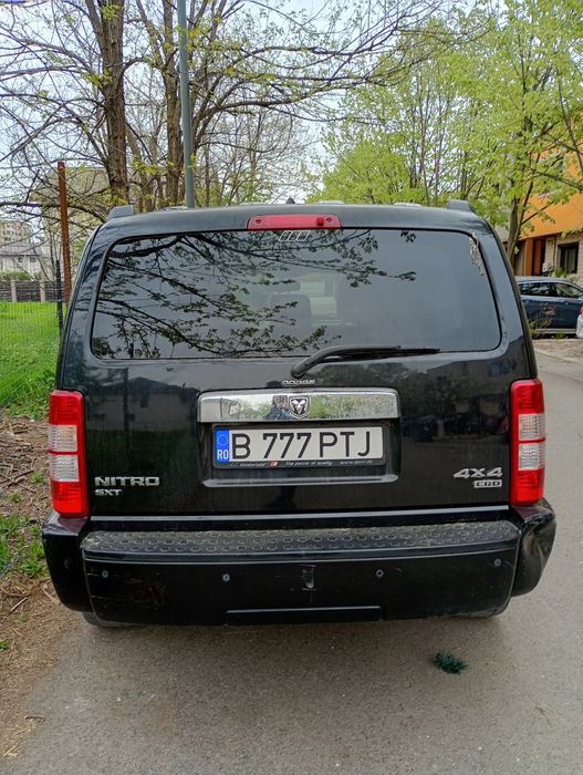 Vând Dodge Nitro 4x4 an  Dec 2008 Ocazie