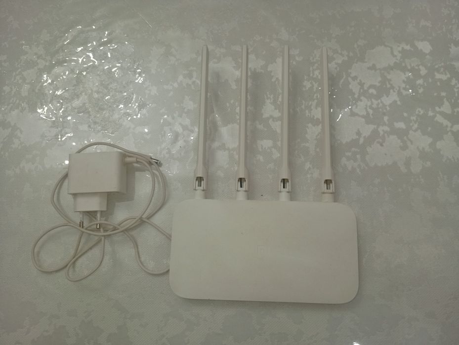 Wifi Router 
To‘liq ishlaydi, holati yaxshi
Karobkasi yo‘q
Uy s