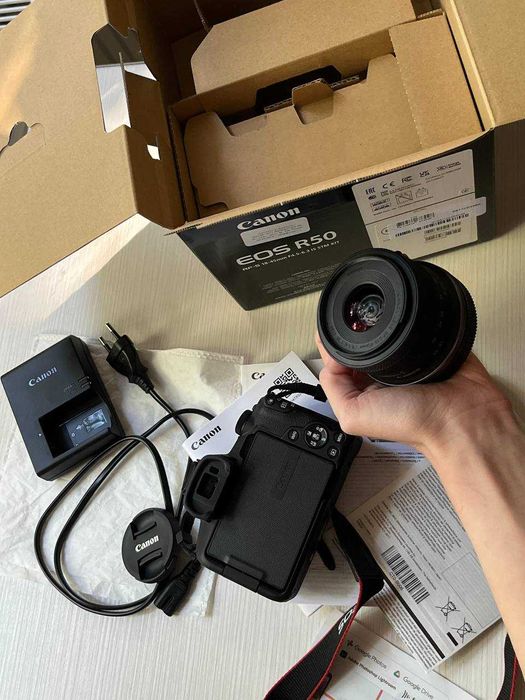 Canon EOS R50 NOU +  Kit obiectiv RF S 18-45mm IS STM -sub 2000 cadre–  în Garanție F64 noiembrie 2027
