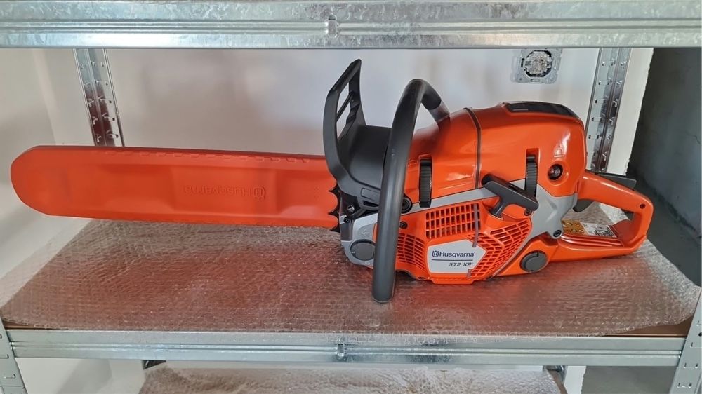 Vând Husqvarna 572xp nouă