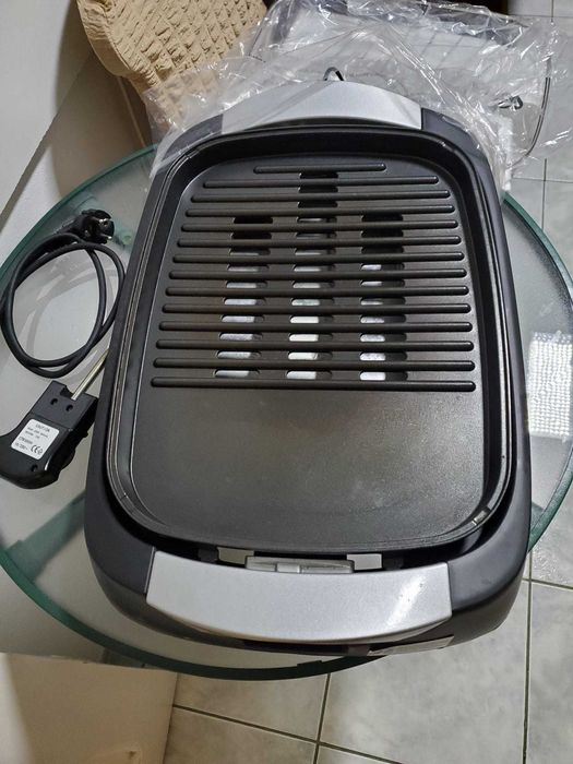 Grill electric 2200W cu capac aproape nou!