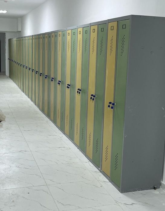 Металлические шкафы для одежды