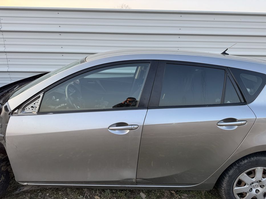 Usa stanga fata  usor defect Mazda 3 BL 2009-2013