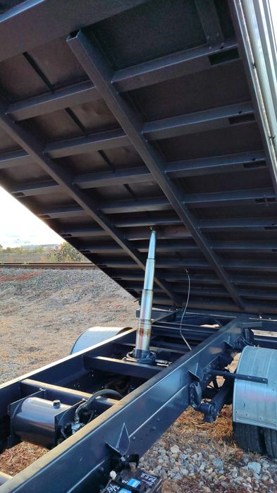 Nissan Atleon 3.5t - 3.0D - Basculabil trilateral cutie / Pret: 9700€